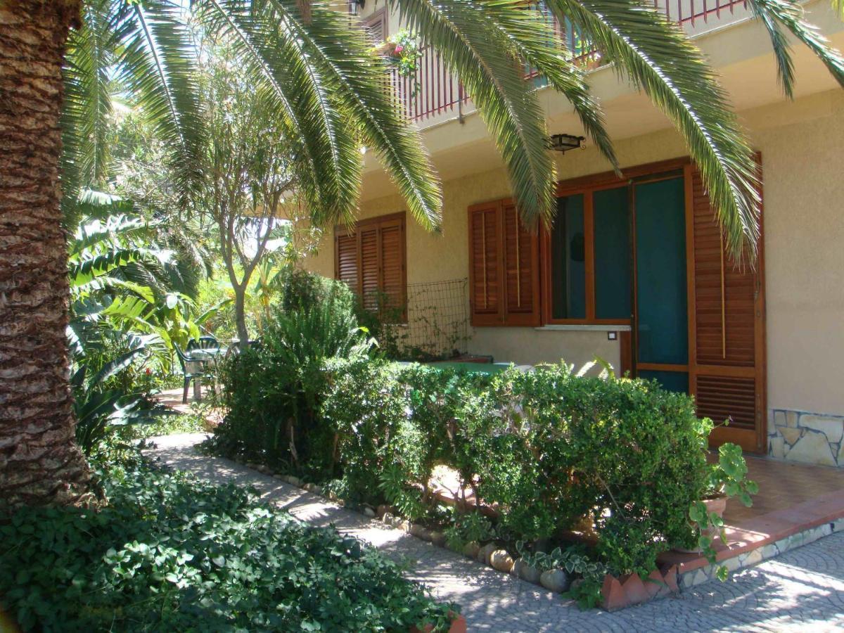 Stanza In Villa Con Giardino Vista Mare Cefalù Exterior foto